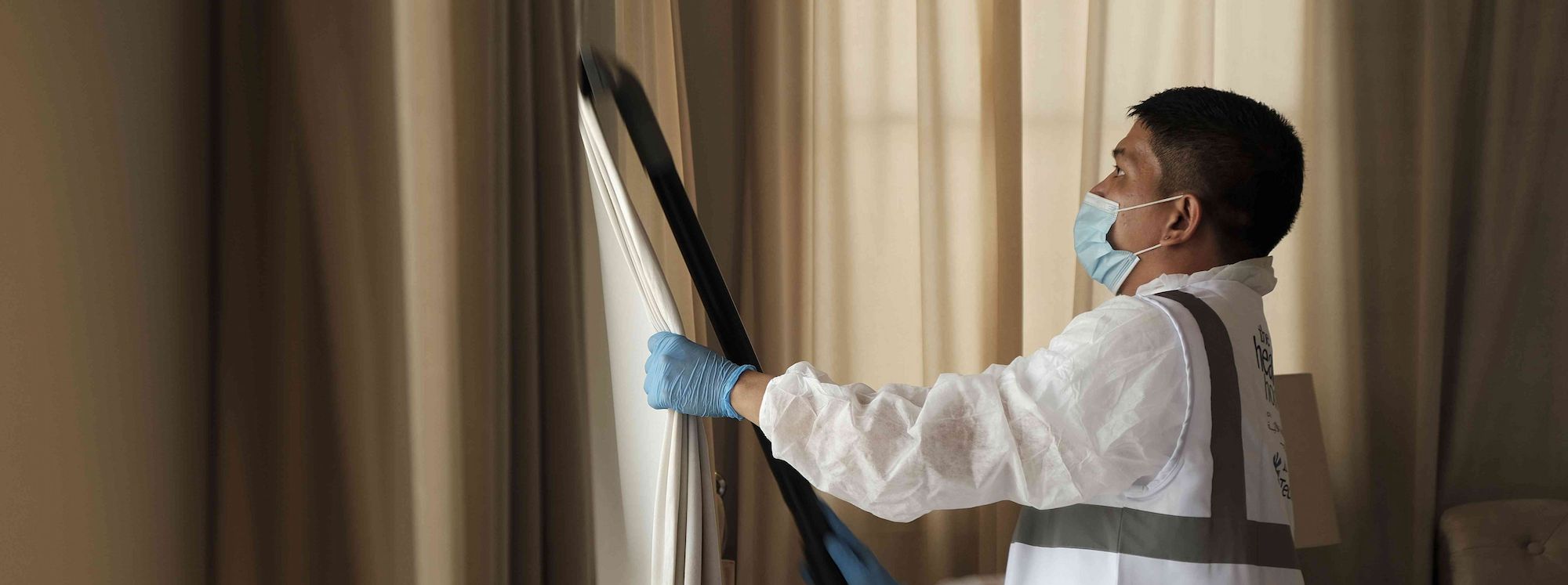 curtain cleaning, blind cleaning